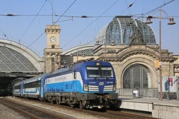 Vlakem do Německa na jaře a v létě: Sezónní pár vlaků EC z Prahy do Berlína a cestování jen s rezervacemi