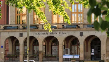 UPOZORNĚNÍ. Od středy 21. května platí nová pravidla pro přístup do budovy radnice