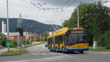 Obliba elektronických plateb jízdného je trendem roku