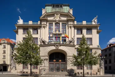 Praha zakončila rok 2024 s přebytkem téměř 23 miliard Kč