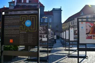 Hlavní město zahájilo na Mariánském náměstí výstavu Grant Prahy – 30 let Czech Press Photo