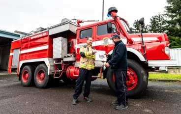 Podnikoví hasiči z ORLEN Unipetrol RPA darovali hasičské vozidlo Muzeu požární ochrany ve Zbirohu