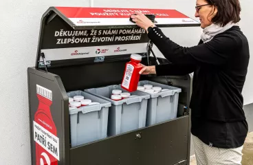 ORLEN Unipetrol spustil na čerpacích stanicích ORLEN Benzina pilotní projekt sběru upotřebeného kuchyňského oleje