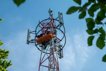 Podívejte se na společné cvičení Vodafonu a hasičů. Vzájemná spolupráce vás svým rozsahem možná překvapí