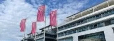 T-Mobile v prvním pololetí: Meziroční nárůst spotřeby dat přes 46 %, investice do budování optické a mobilní infrastruktury přesáhly 1,74 miliardy korun