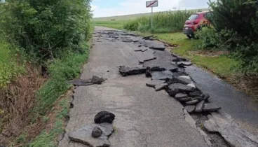 Lhotku zasáhla blesková povodeň, pod mostem ve Zlíně uvízlo policejní auto