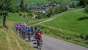 Cyklistická Czech Tour připraví řidiče o desítky parkovacích míst