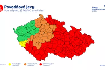 Ústřední povodňová komise: Rozšířena výstraha před extrémními dešti, lidem doporučujeme omezit akce a nevstupovat do lesů