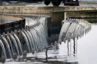 Práce Ústřední povodňové komise nekončí, voda sice postupně opadá, ale nyní nás čekají odklízecí práce